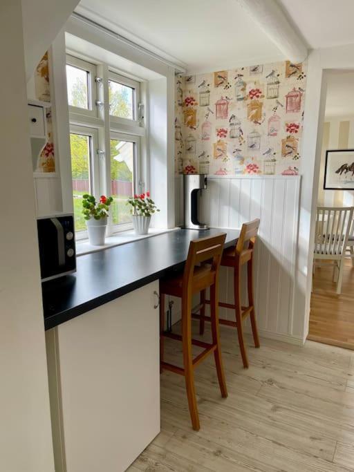 Charmigt Sekelskifteshus Med Naerhet Till Det Mesta Eskilstuna Exterior foto